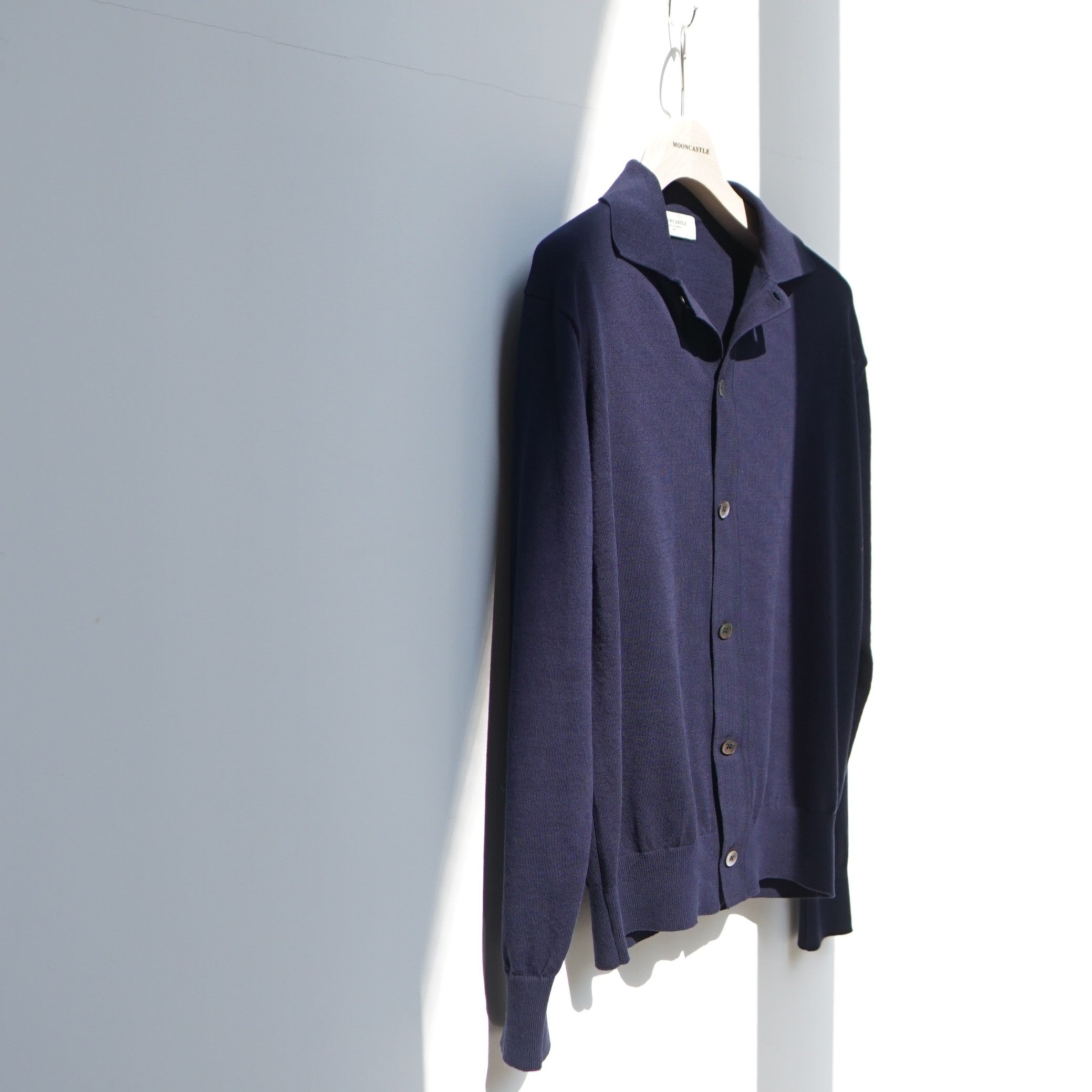 季節をまたぐ一着。 アイスコットンの長袖シャツ