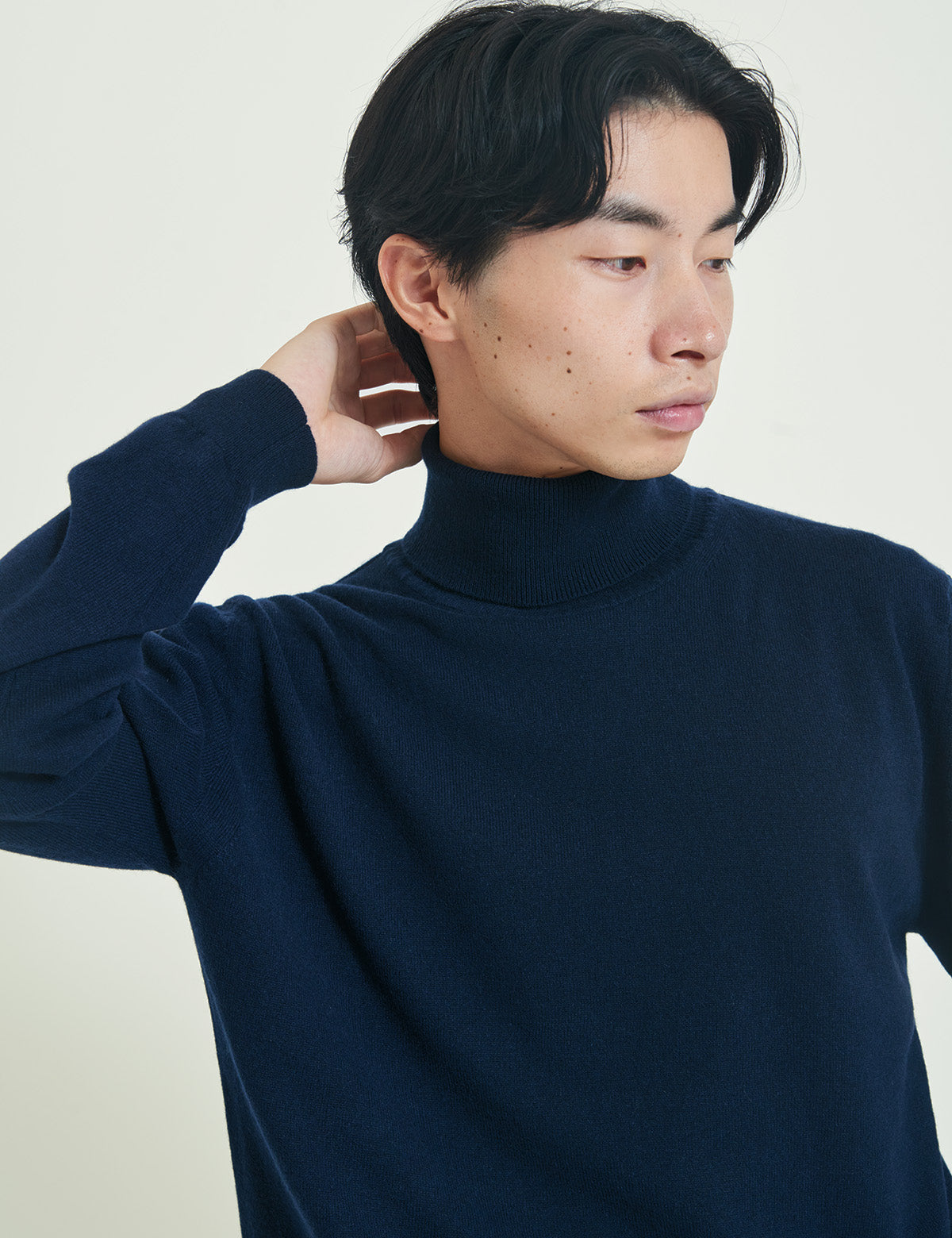 CASHMERE TURTLENECK