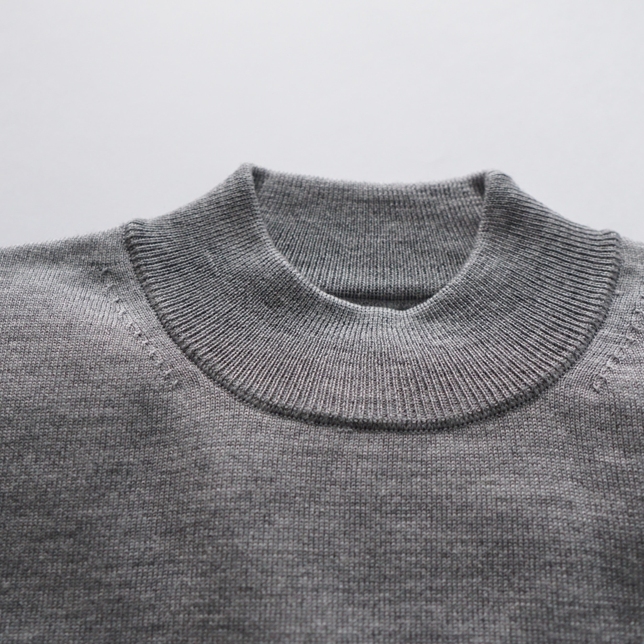 【WOMEN】12G Lightweight Merino Wool Mockneck