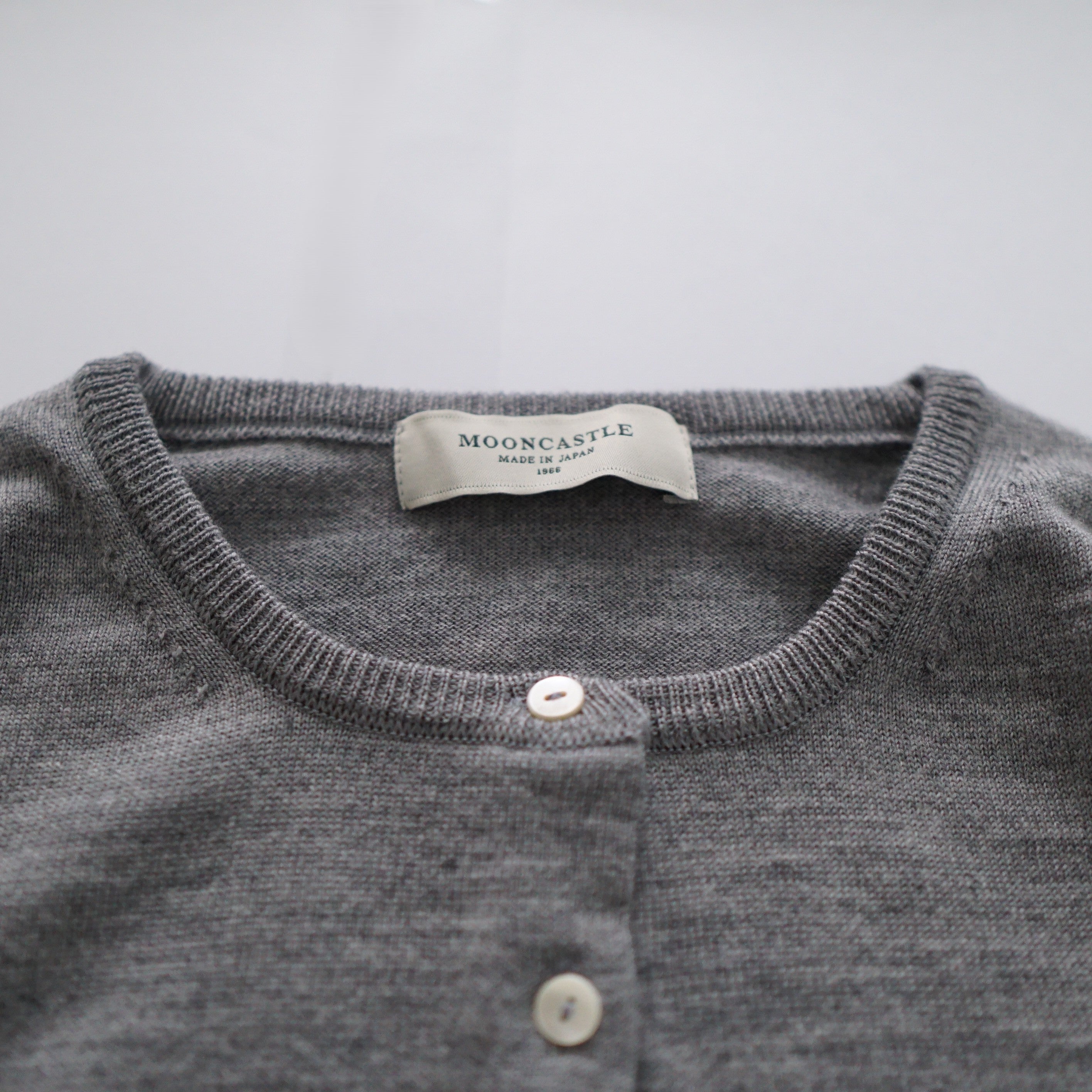 【WOMEN】12G Merino Wool Crewneck Cardigan