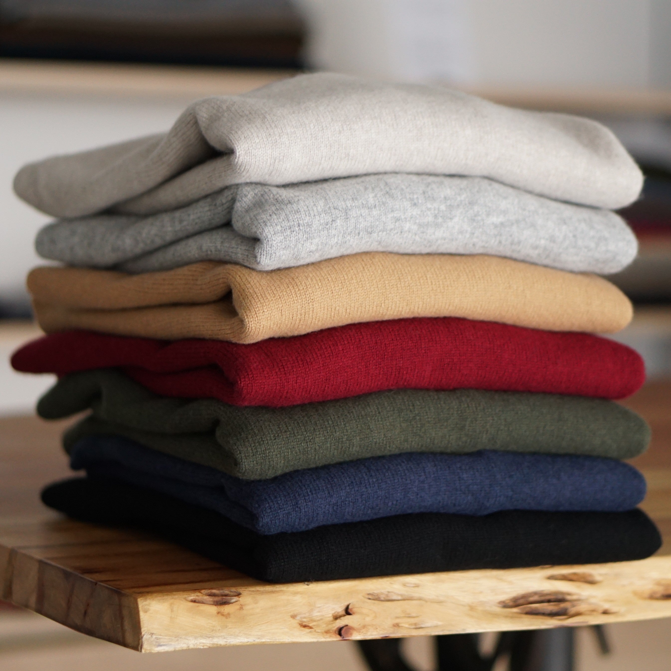 カシミヤ×シルク×ウールの上質ミドルゲージ