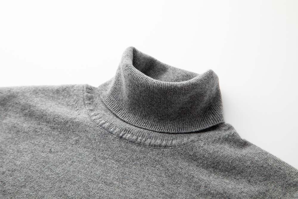 CASHMERE TURTLENECK