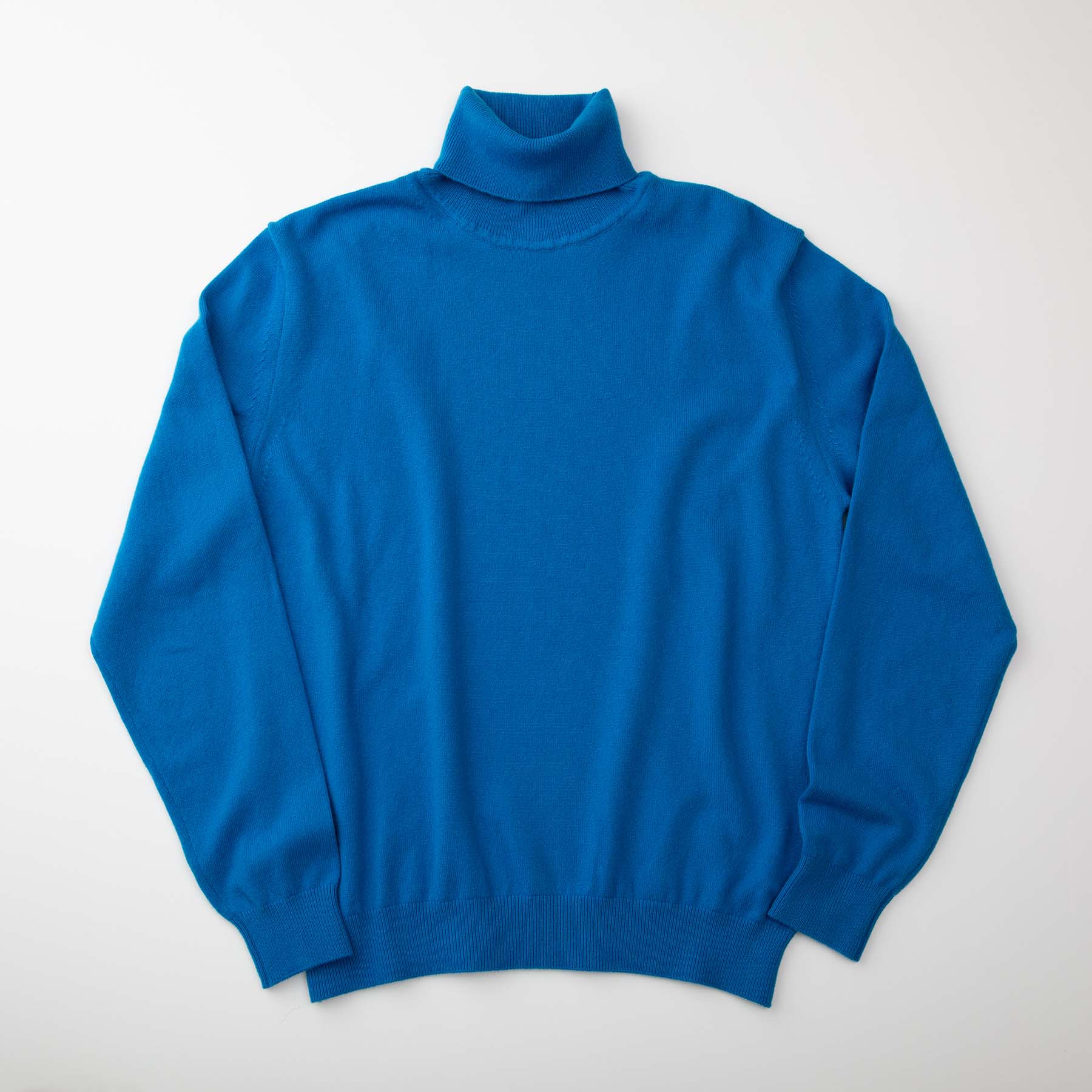 CASHMERE TURTLENECK