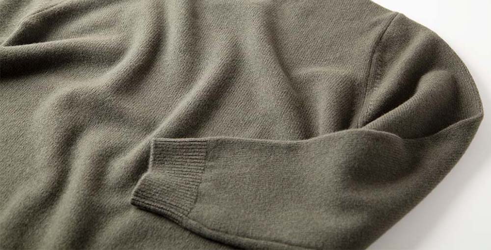 CASHMERE SILK WOOL TURTLENECK